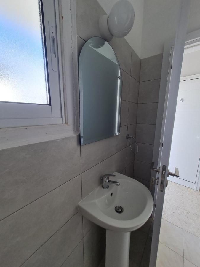 Almyria Apartments - By Imh Travel & Tours Paphos Exteriör bild