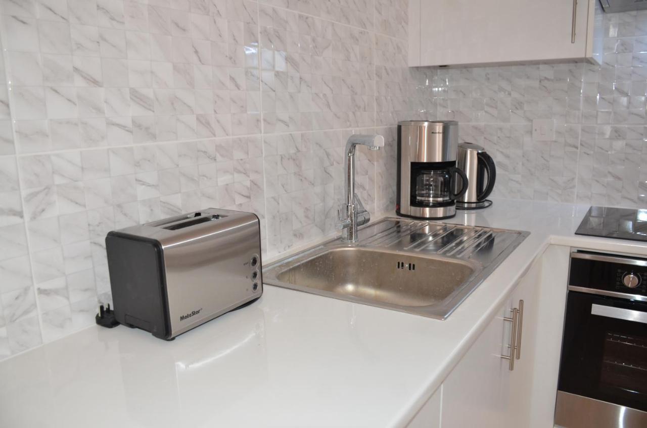 Almyria Apartments - By Imh Travel & Tours Paphos Exteriör bild