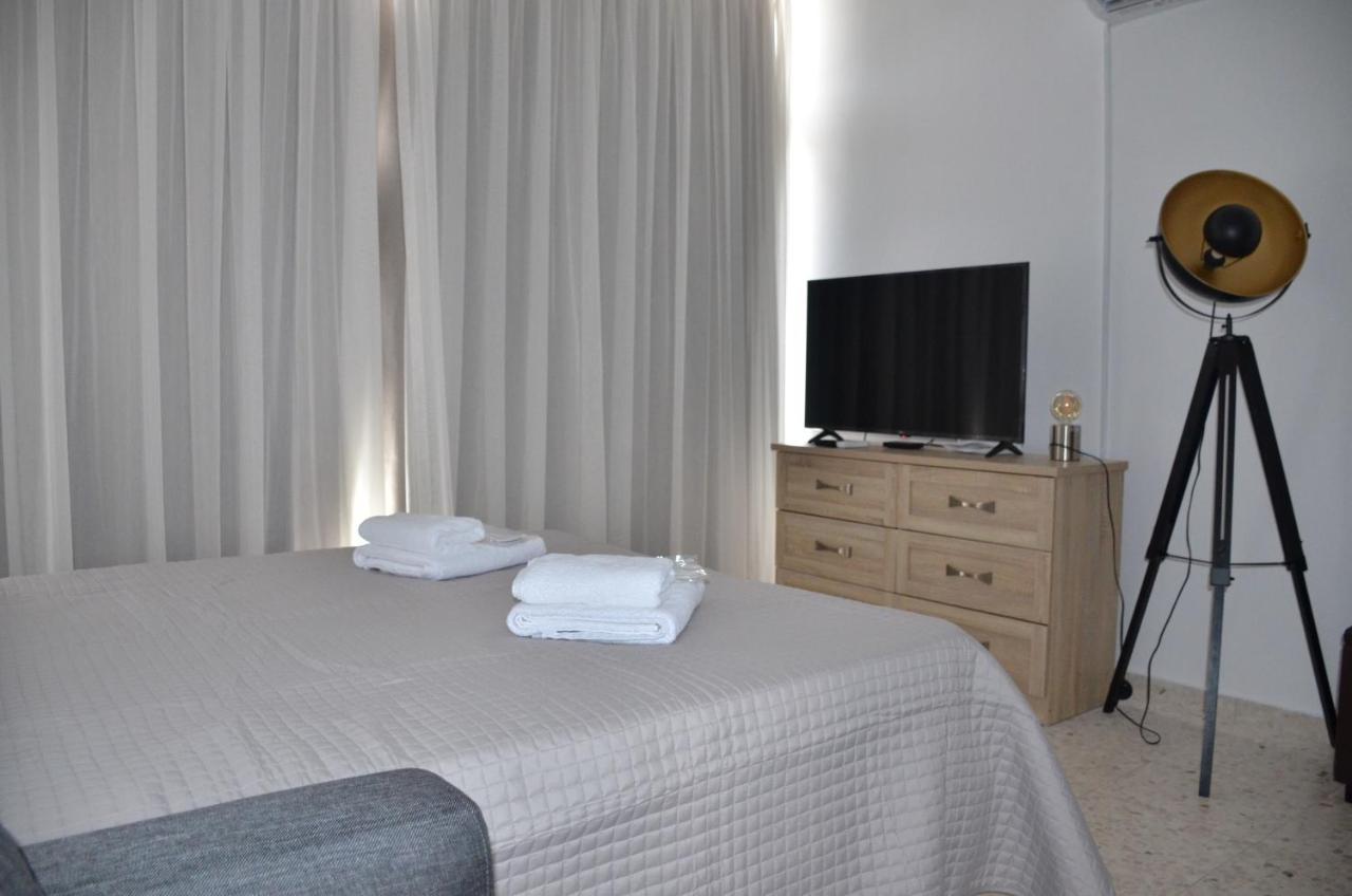 Almyria Apartments - By Imh Travel & Tours Paphos Exteriör bild