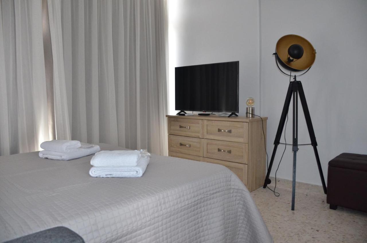 Almyria Apartments - By Imh Travel & Tours Paphos Exteriör bild